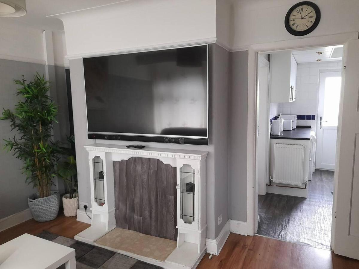 Bright 4-Bed House 15 Min To Manchester Centre Villa Eksteriør billede