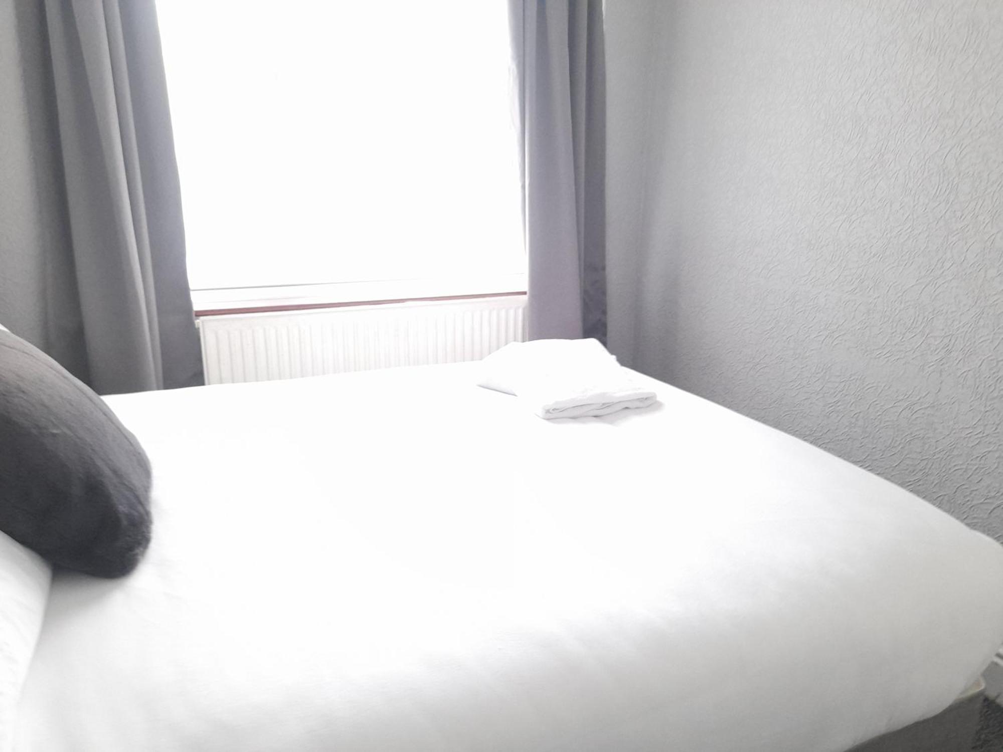Bright 4-Bed House 15 Min To Manchester Centre Villa Eksteriør billede