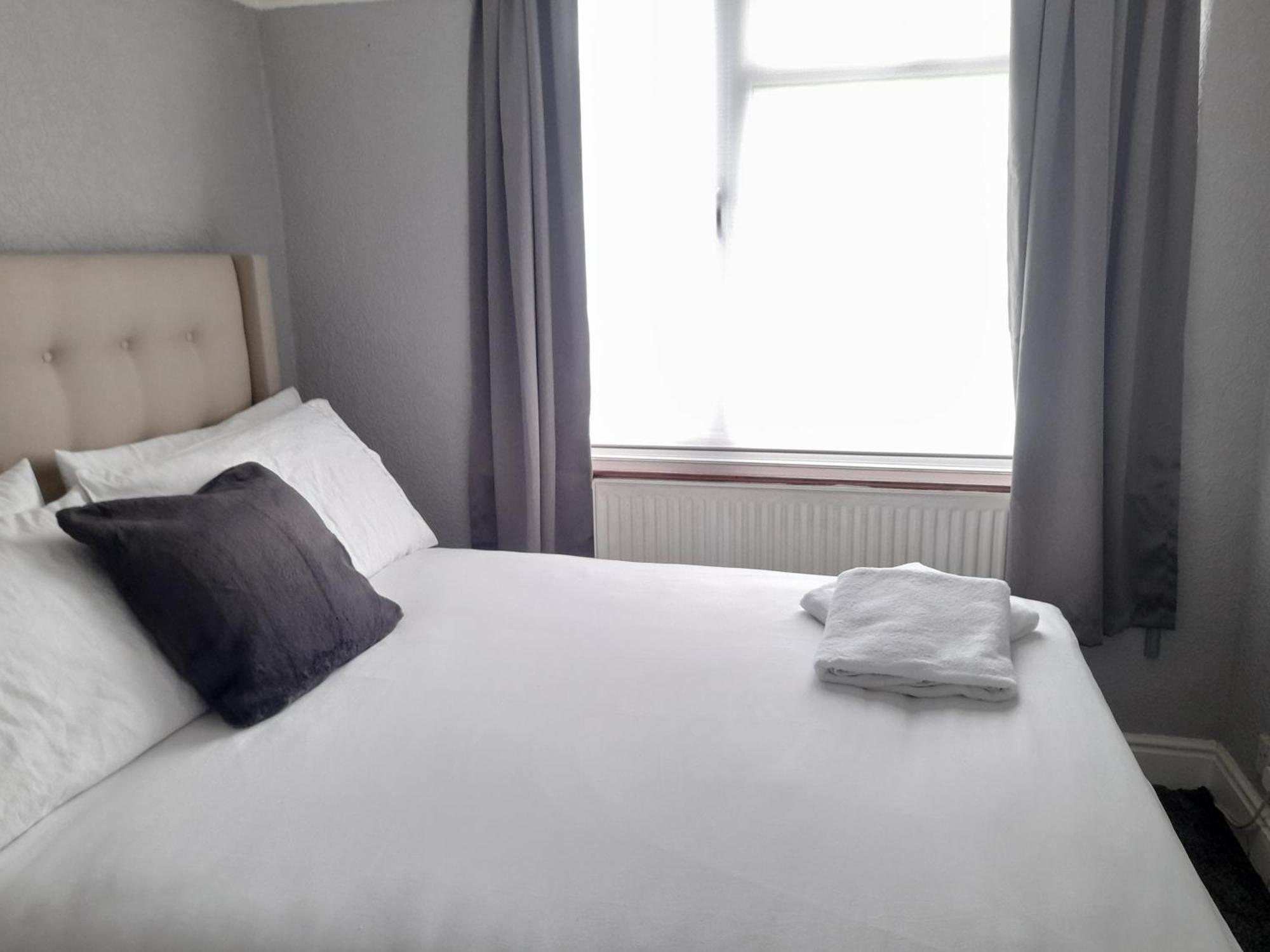 Bright 4-Bed House 15 Min To Manchester Centre Villa Eksteriør billede