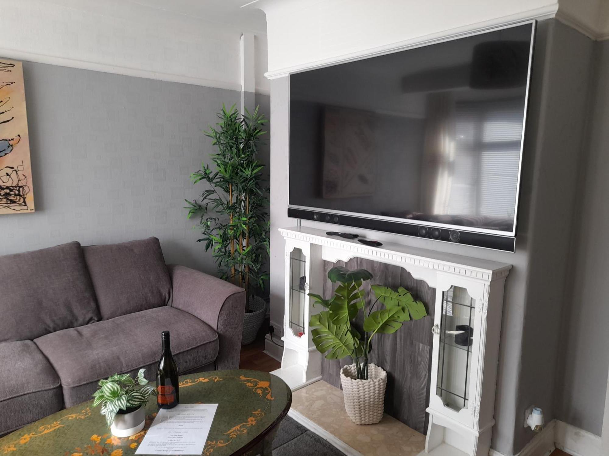 Bright 4-Bed House 15 Min To Manchester Centre Villa Eksteriør billede