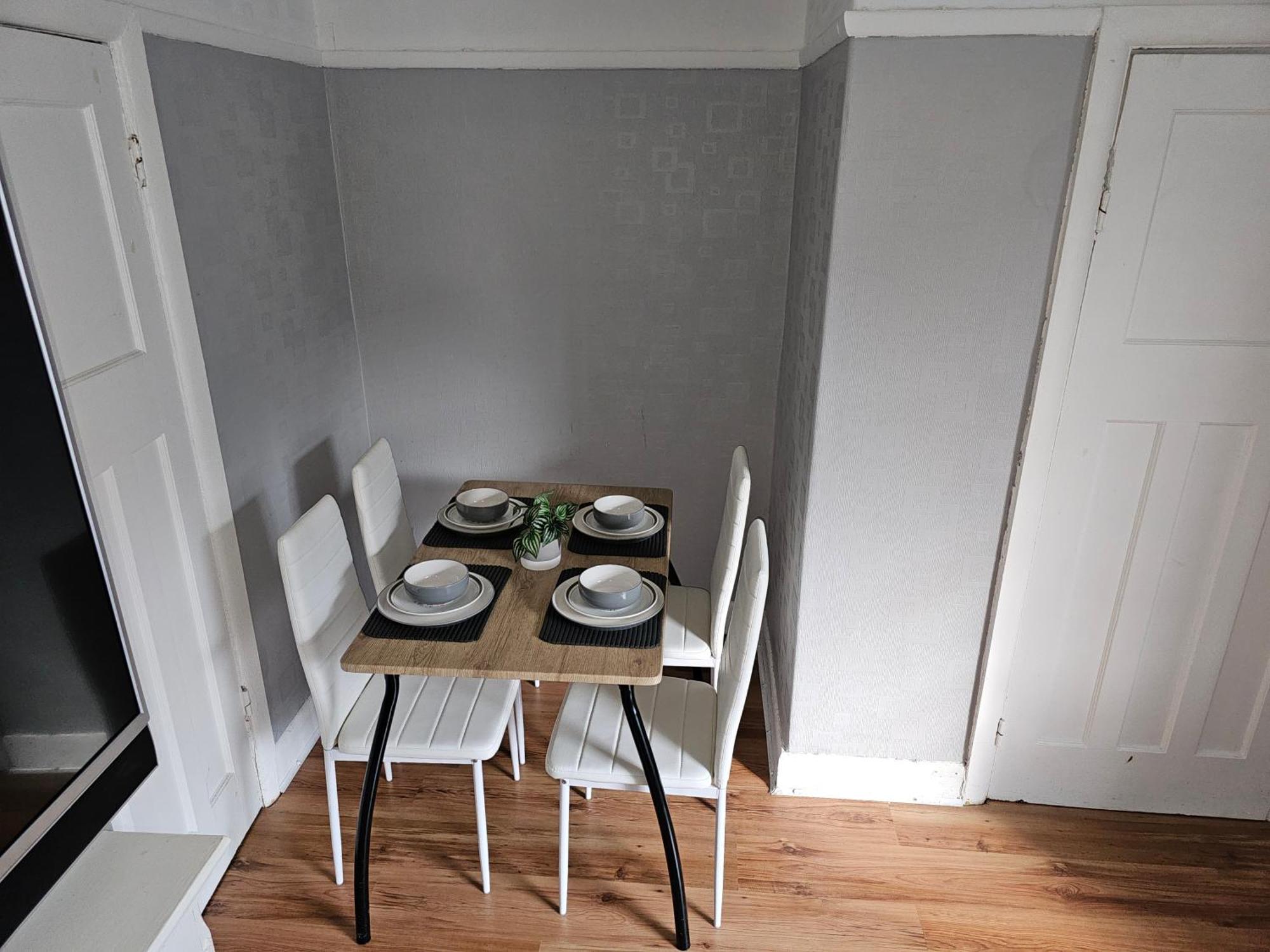 Bright 4-Bed House 15 Min To Manchester Centre Villa Eksteriør billede